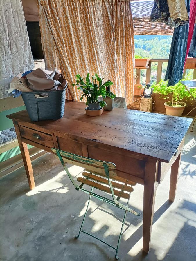 Entre Terre Et Ciel. Apartment Saignon Bagian luar foto